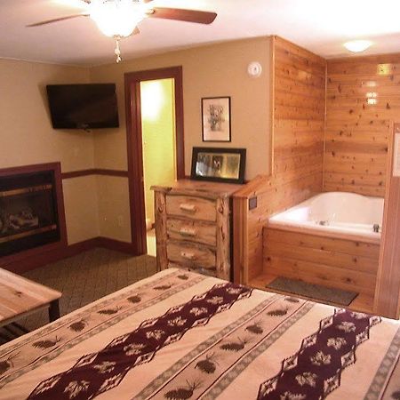 Mountaintop Lodge At Lake NaomiPocono Pines エクステリア 写真