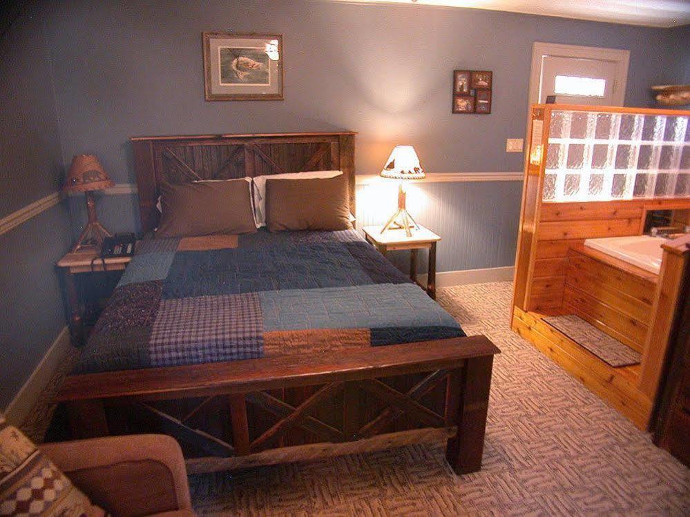 Mountaintop Lodge At Lake NaomiPocono Pines エクステリア 写真