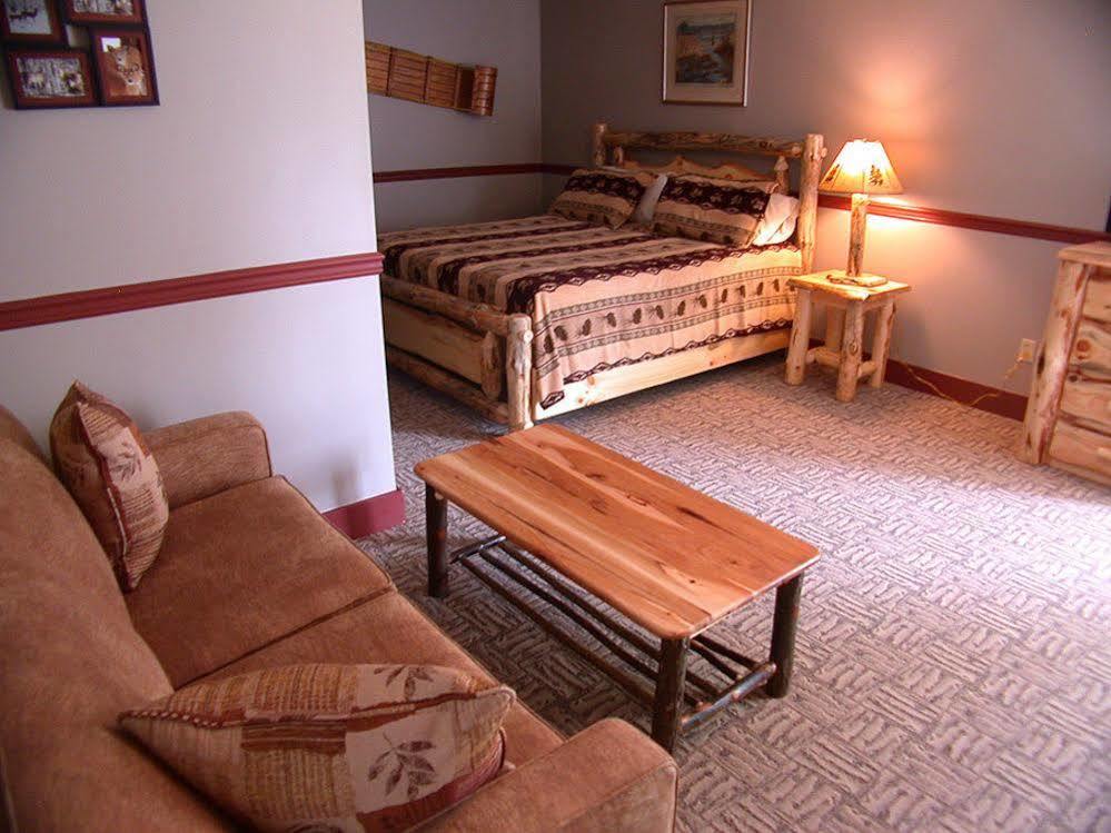 Mountaintop Lodge At Lake NaomiPocono Pines エクステリア 写真