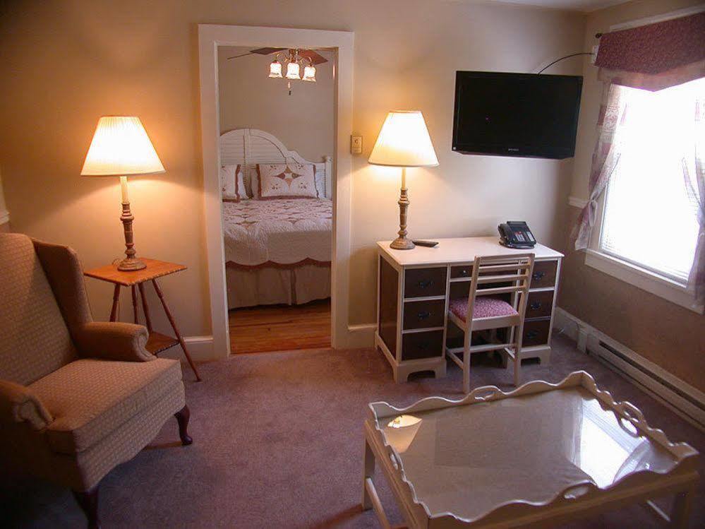 Mountaintop Lodge At Lake NaomiPocono Pines エクステリア 写真