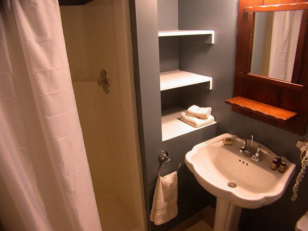 Mountaintop Lodge At Lake NaomiPocono Pines エクステリア 写真