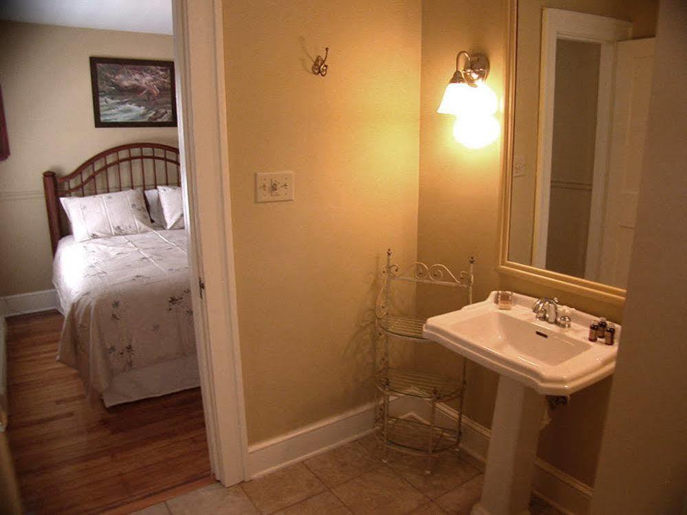 Mountaintop Lodge At Lake NaomiPocono Pines エクステリア 写真