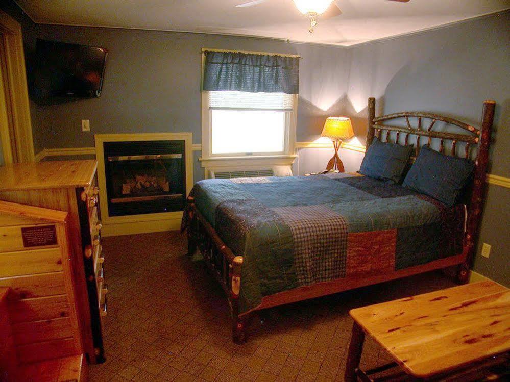 Mountaintop Lodge At Lake NaomiPocono Pines エクステリア 写真