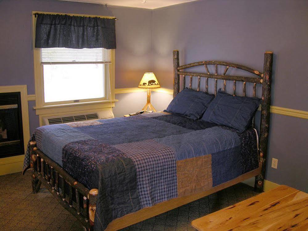 Mountaintop Lodge At Lake NaomiPocono Pines エクステリア 写真